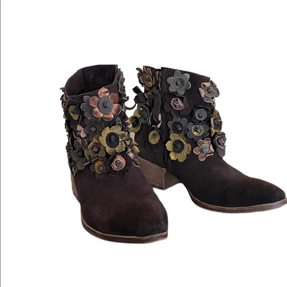 Sheridan Mia Shoes - SHERIDAN MIA Sunflower Brown Suede Distressed Block Heel Boots Size 37/6.5